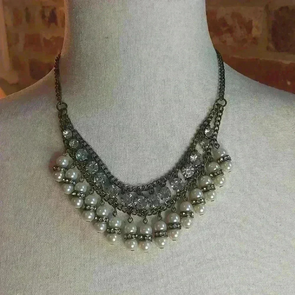 Unique pearl necklace